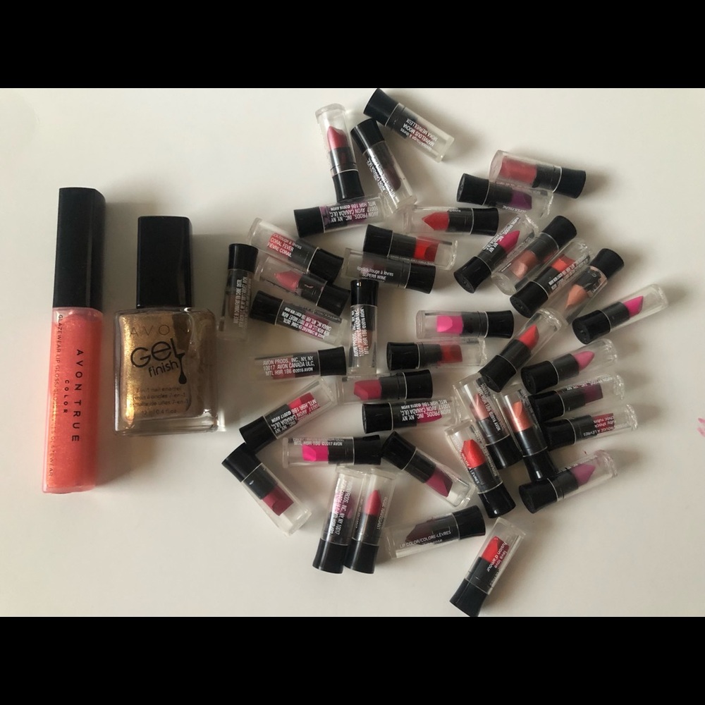 Avon- LOTS OF LIPS 71 Mini Lipsticks + Lipgloss + Polish NEW!